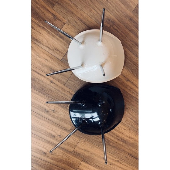 Image 1 of Paire de chaises lago vintage blanches et noires de Philippe Starck