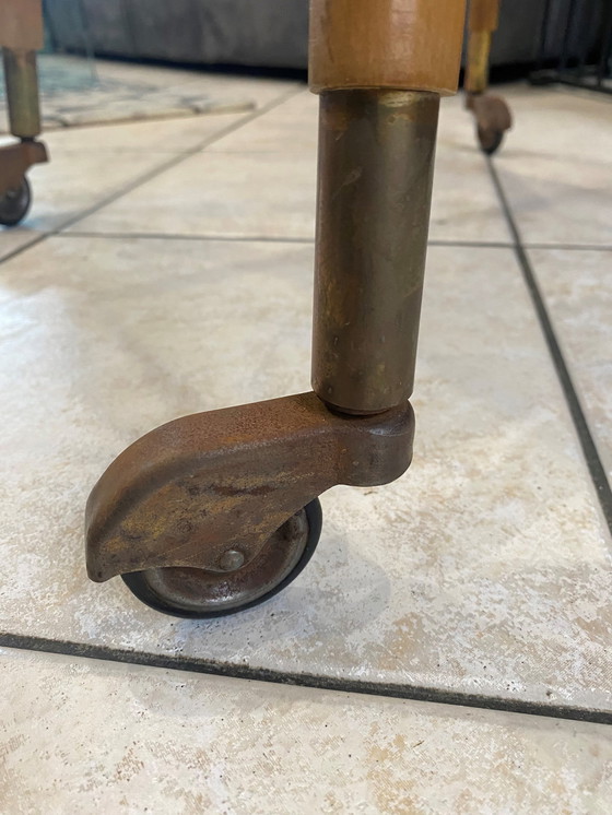 Image 1 of Table Basse D’Appoint Scandinave En Bois Plateau Pivotant Vintage 50S