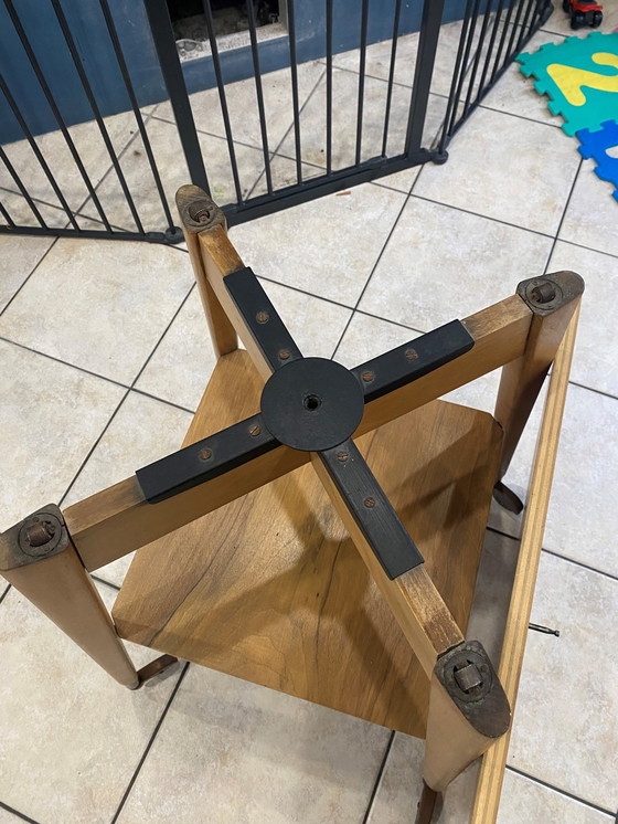 Image 1 of Table Basse D’Appoint Scandinave En Bois Plateau Pivotant Vintage 50S