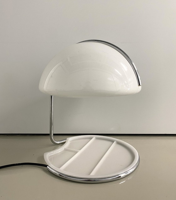 Image 1 of Lampe de table vintage Guzzini Conchiglia 70's