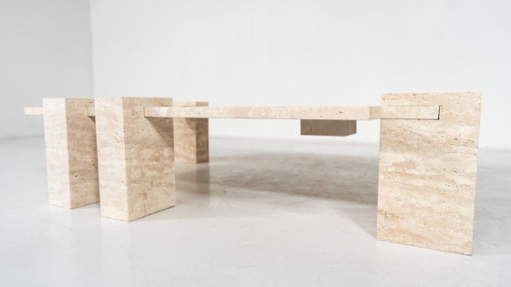 Image 1 of Table basse contemporaine en travertin, Italie