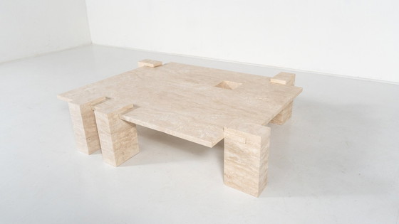 Image 1 of Table basse contemporaine en travertin, Italie