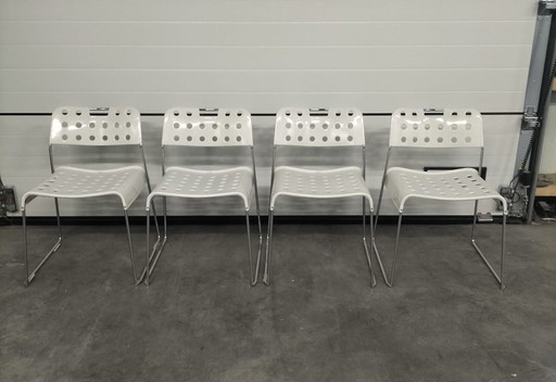 Chaises Bieffeplast Omstak blanches Par Rodney Kinsman