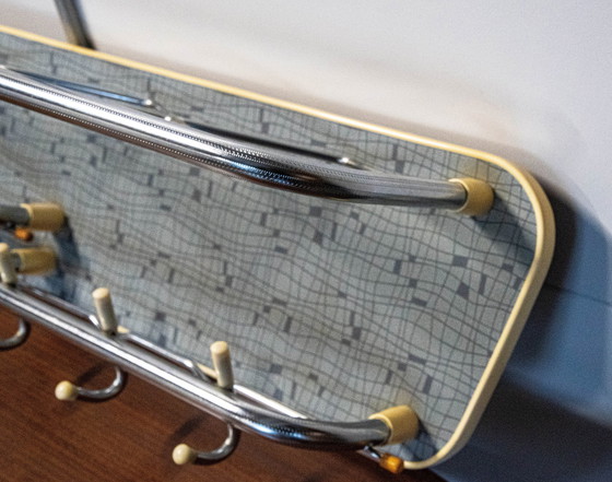 Image 1 of Porte-manteau vintage avec une belle toile de fond design