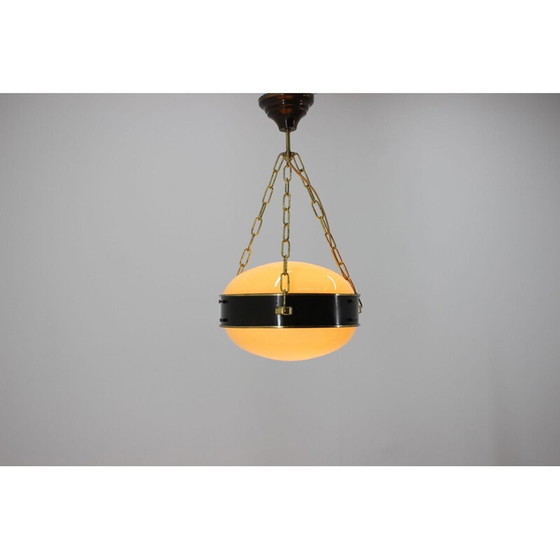 Image 1 of Paire de suspensions vintage en laiton et verre, Tchécoslovaquie 1950