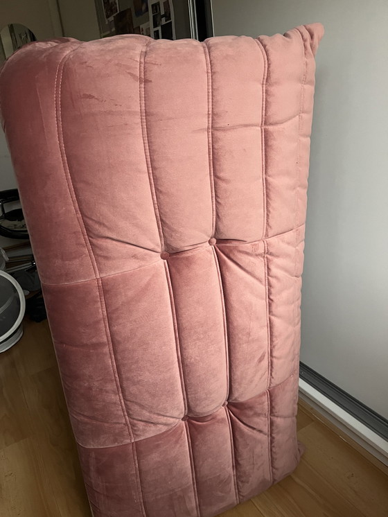 Image 1 of Togo Ligne Roset En Velours Rose - 2 Places