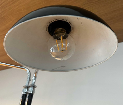 Kaiser Idell Modèle 6590 "Super" Lampe de table à double bras (Christian Dell)