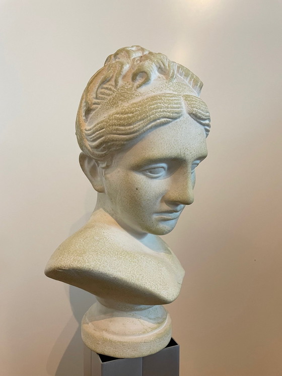 Image 1 of Statue, tête de jeune femme