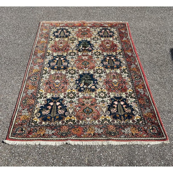 Image 1 of Tapis oriental vintage en laine nouée à la main avec décoration d'oiseaux, 1970