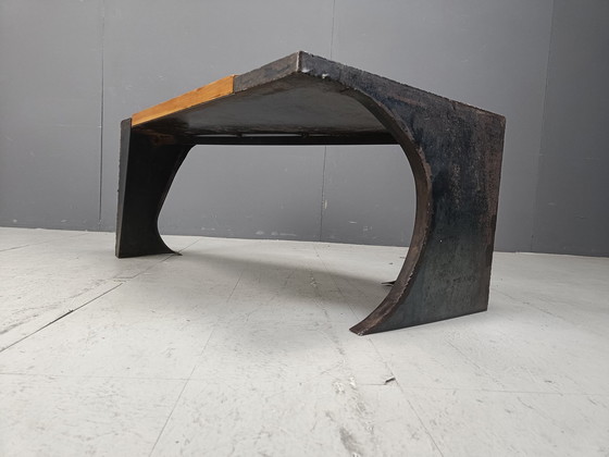 Image 1 of Table basse brutaliste en acier et bois, 1970S
