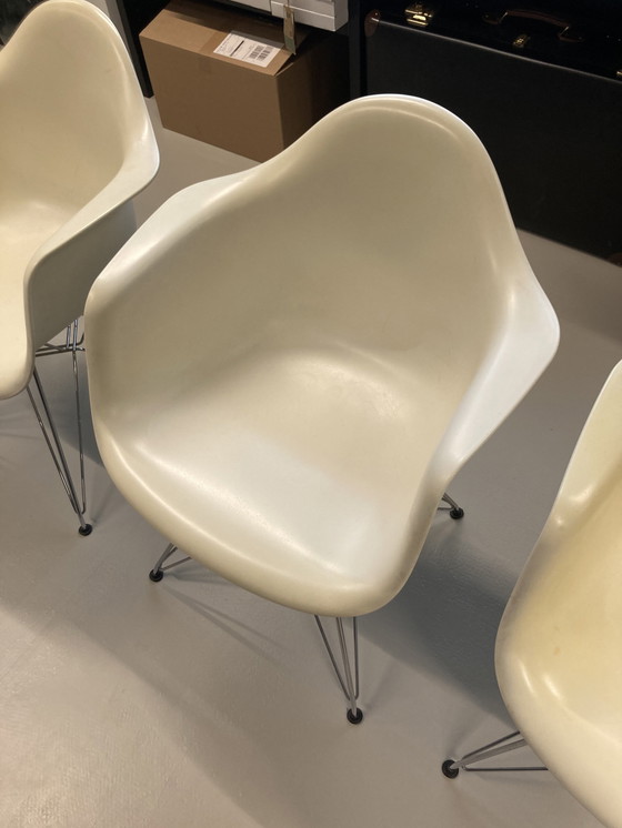 Image 1 of 4x Eames Dar Chairs From Vitra