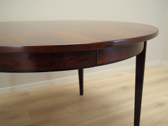 Image 1 of Table ronde en bois de rose, design danois, années 1970, fabricant : Omann Jun