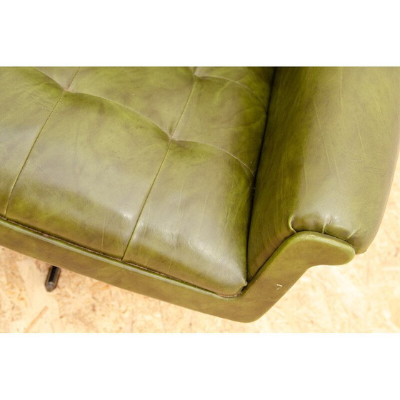 Image 1 of Paire de fauteuils pivotants vintage en aluminium et simili cuir vert pour Up Zavody, Tchécoslovaquie 1970