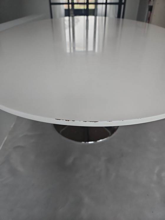 Image 1 of Table ovale avec pied chromé