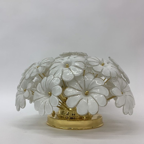 Image 1 of Plafonnier vintage avec fleurs en verre opalin et or, 1970
