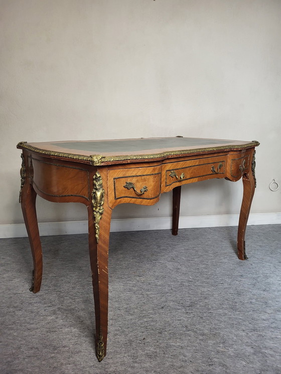 Image 1 of Bureau En Marqueterie De Bois Style Louis Xv Époque Xixeme