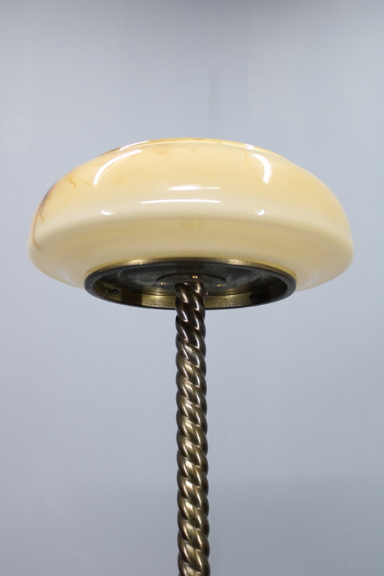 Image 1 of Lampadaire en laiton restauré 1940S avec abat-jour en verre