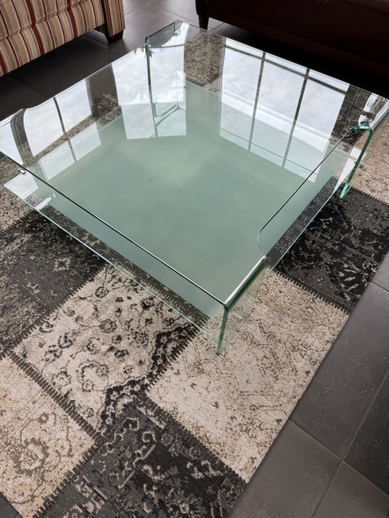 Image 1 of Table basse moderne en verre