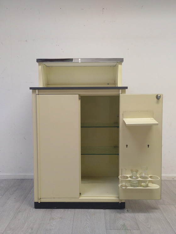 Image 1 of Armoire de médecin en métal Maquet