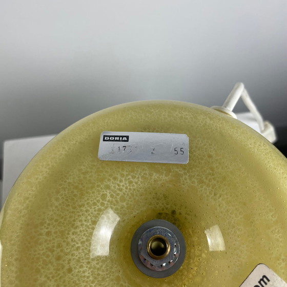 Image 1 of Paire de lampes de table à champignon en verre jaune par Doria Leuchten, 1970