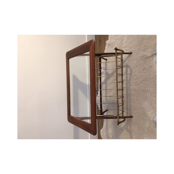 Image 1 of Table basse vintage avec porte-revues en laiton doré, Italie 1960