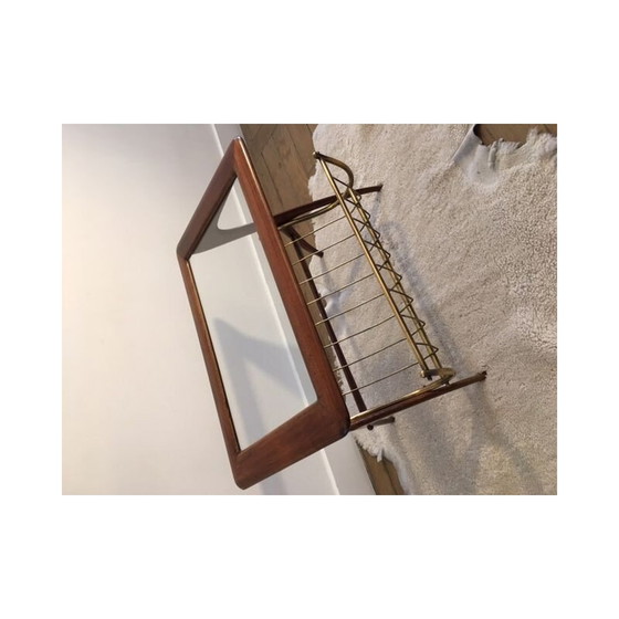 Image 1 of Table basse vintage avec porte-revues en laiton doré, Italie 1960