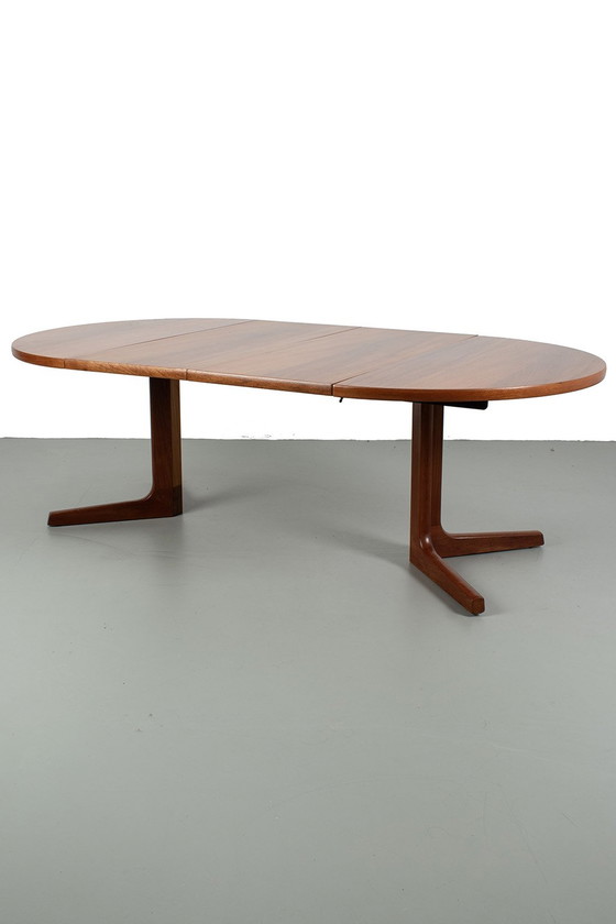 Image 1 of Table coulissante ronde/ovale en teck