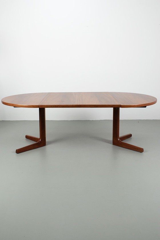 Image 1 of Table coulissante ronde/ovale en teck