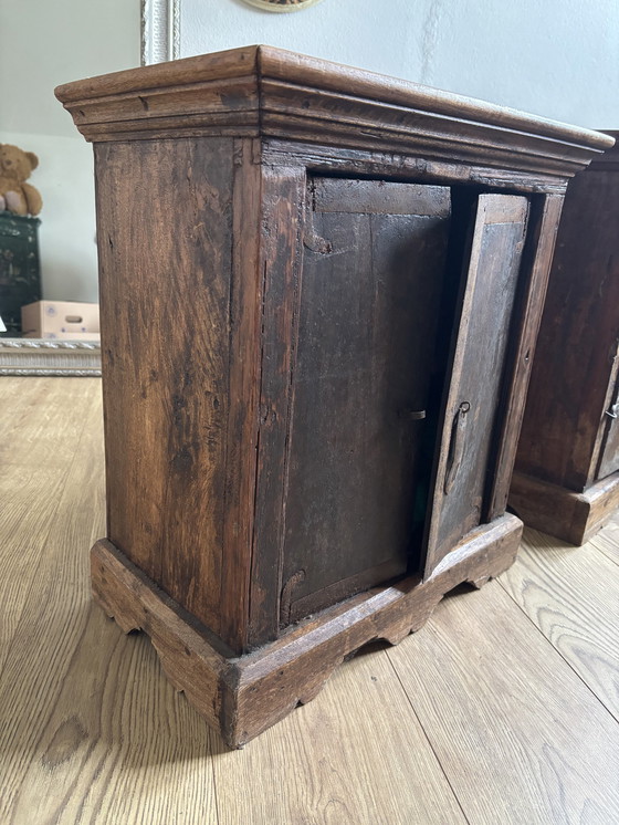 Image 1 of Charmantes armoires (de chevet) anciennes