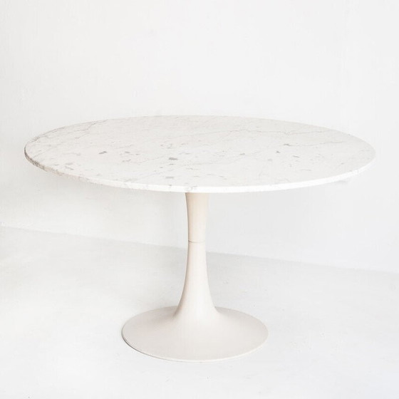 Image 1 of Table vintage en marbre blanc avec base tulipe, France 1960