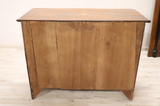 Image 1 of Commode ancienne en noyer, Italie 18e siècle
