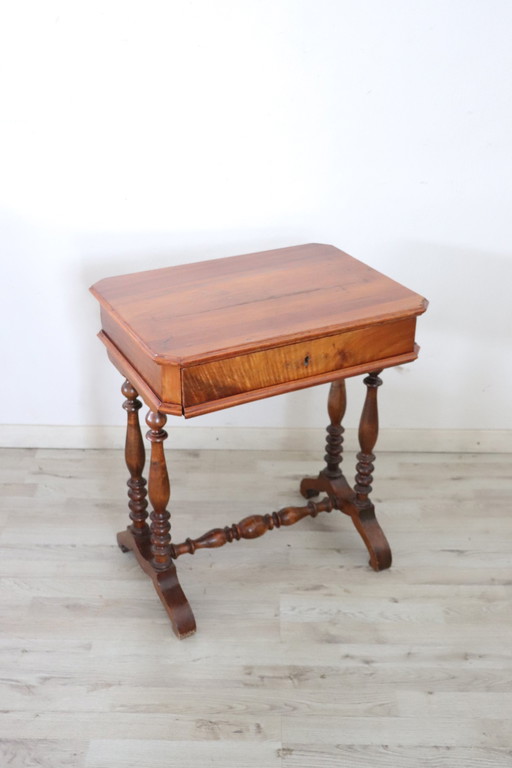 Table d'appoint ancienne en bois