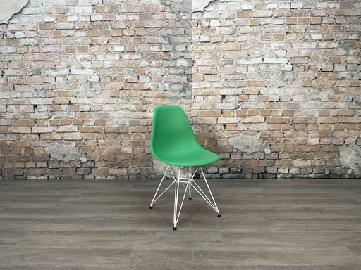 Vitra Eames Plastic Side Chair Dsw Green