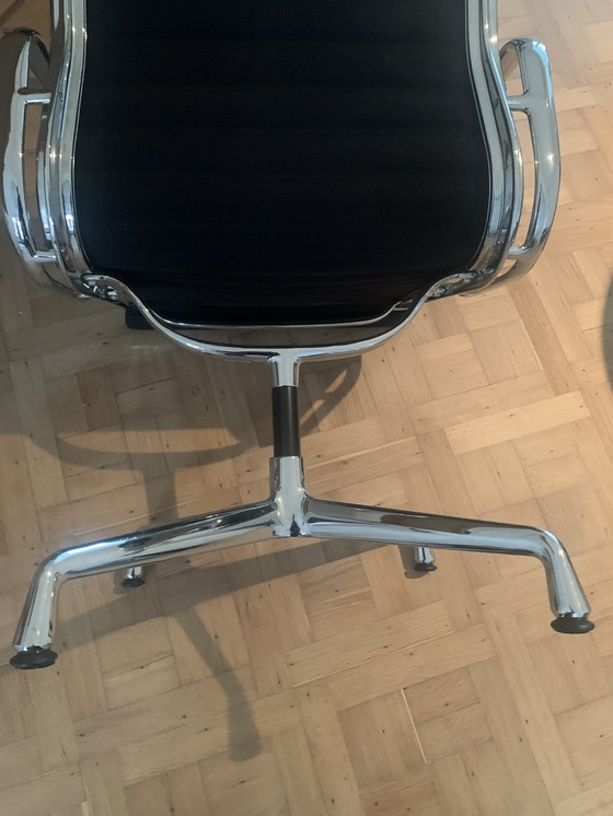 Image 1 of Charles Eames Vitra Aluminium Chair EA 108