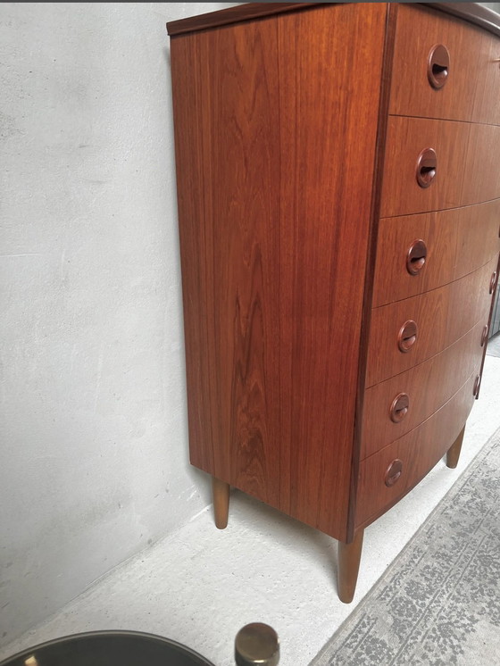 Image 1 of Commode en teck design danois Façade ronde Bois massif