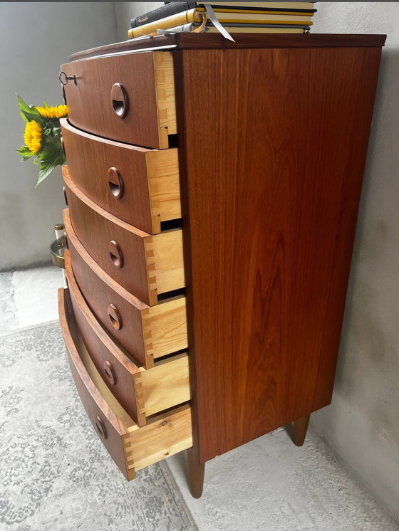 Image 1 of Commode en teck design danois Façade ronde Bois massif