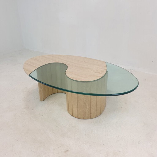 Table basse italienne vintage en travertin et verre, 1980