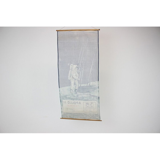 Image 1 of Décoration murale vintage Neil Armstrong nasa vtg Apollo 11 tissu