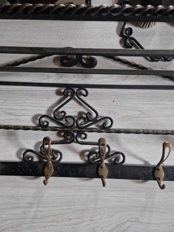Ensemble d'entrée en fer forgé noir brutaliste, 5 pièces : porte-manteau, miroir, console avec dessus en (photo 3 of 7)
