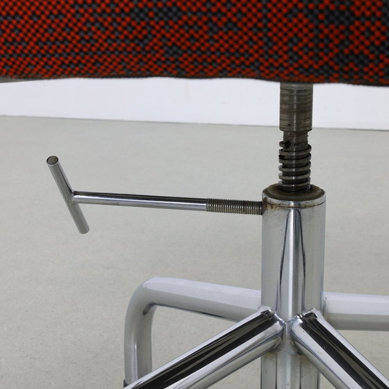 Image 1 of Chaise pivotante avec pouf Paul Schuitema Fana, 1960S