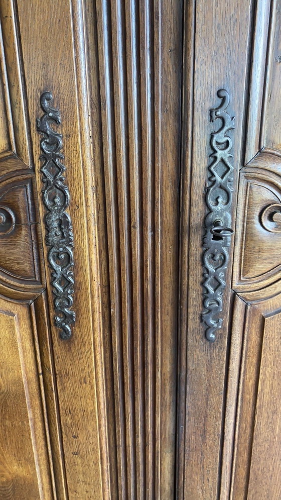Image 1 of Armoire ancienne Louis XVI