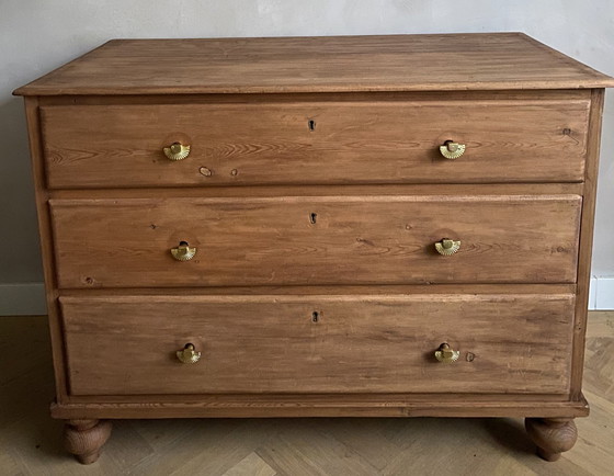 Image 1 of Commode en bois