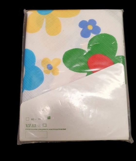 Image 1 of 1220 Nappe Vintage Merry, Tapis