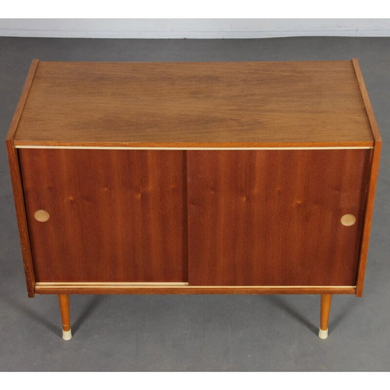 Image 1 of Commode vintage en bois de chêne par Zapadoslovenske Nabytkarske Zavody, Tchécoslovaquie 1960