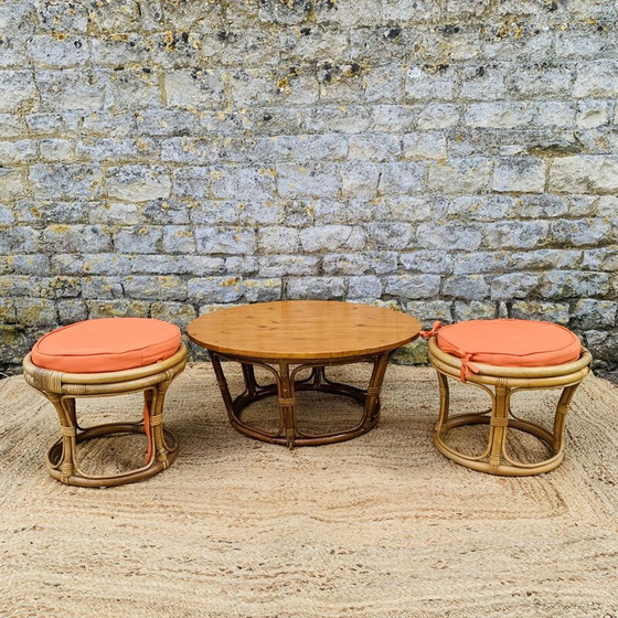 Image 1 of Table basse vintage avec paire de poufs