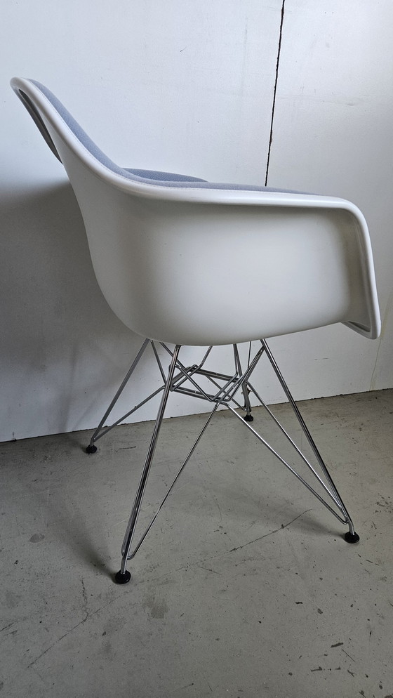 Image 1 of 4x Vitra Eames Dar Armchair