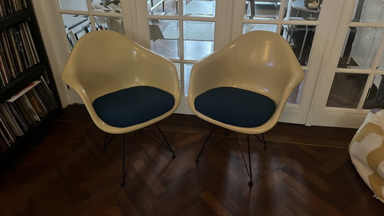 Image 1 of 2x Chaises Eames Daw en fibre de verre Herman Miller