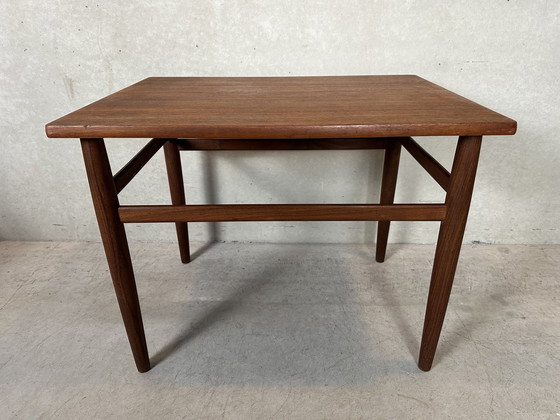 Image 1 of Table d'appoint vintage - Teck - O.M.F.