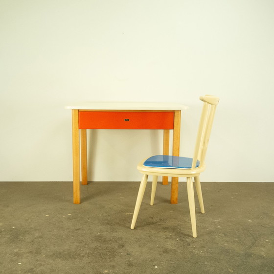 Image 1 of Bureau d'enfant avec chaise, hêtre et Resopal, années 1960