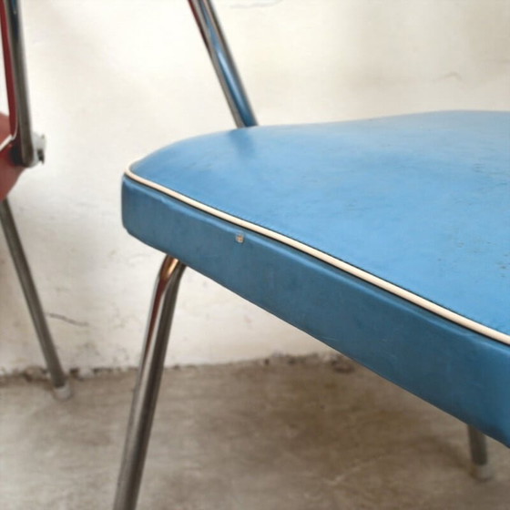 Image 1 of Ensemble de 3 chaises rouges et bleues - années 1950